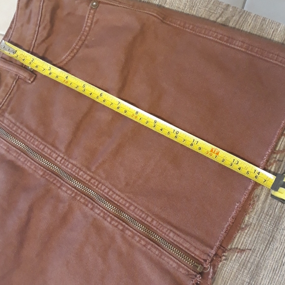 Free People Zip It Up denim maroon distressed miniskirt size 26 - Picture 11 of 12